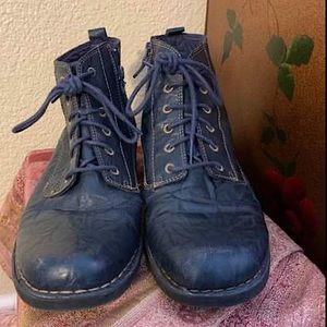 Clarks - ladies size 10M